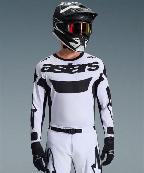 Alpinestars MX27: A New Motocross Collection Focused on Performance and Flexibility